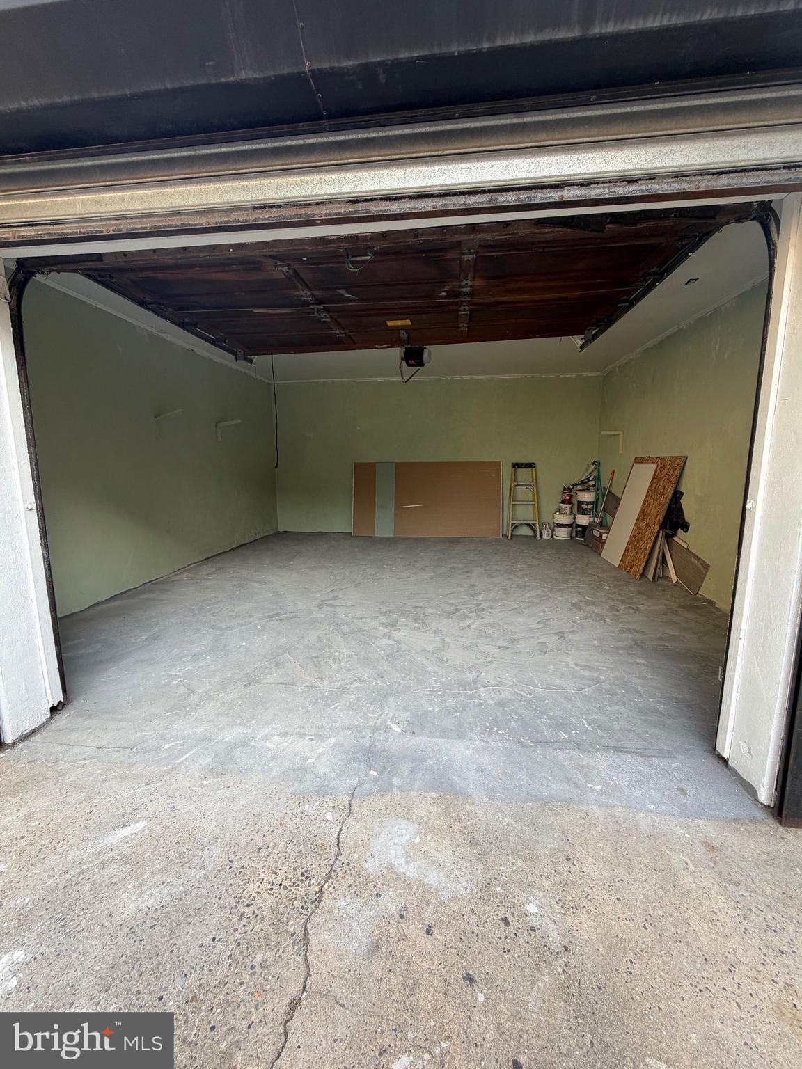 3265 RIVER ROAD