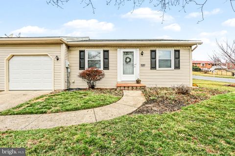 Townhouse For Sale - 1801 Mountain View Road<br/> MIDDLETOWN, PA 17057