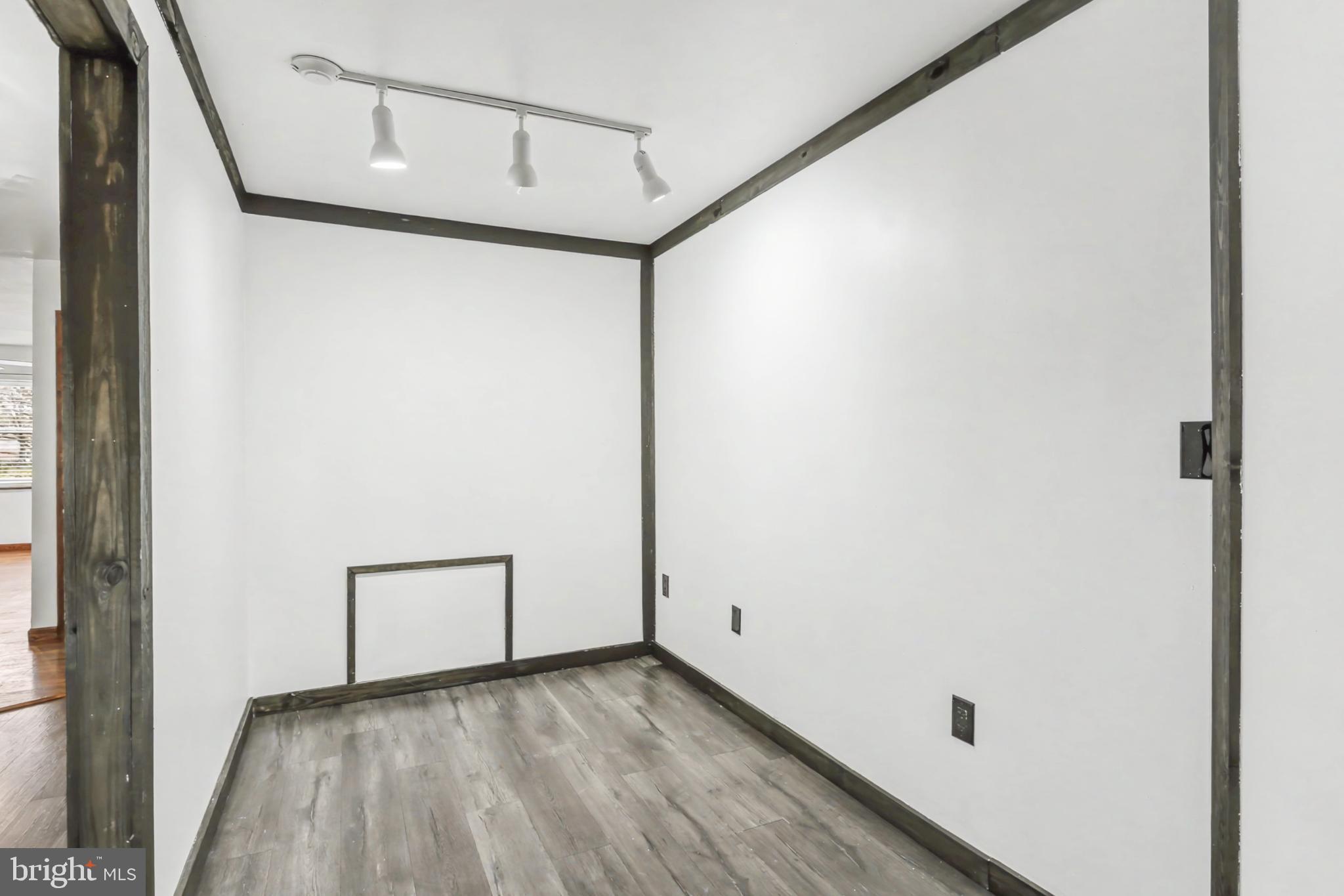 ROSEDALE - Residential