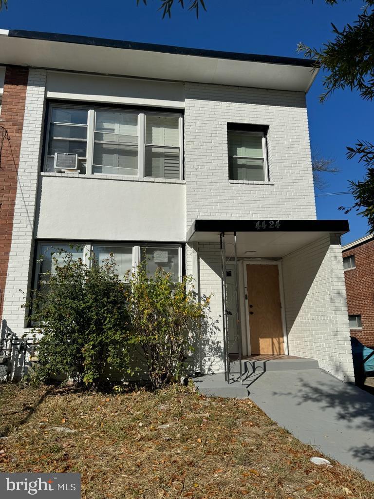 4424 2ND STREET NE 1