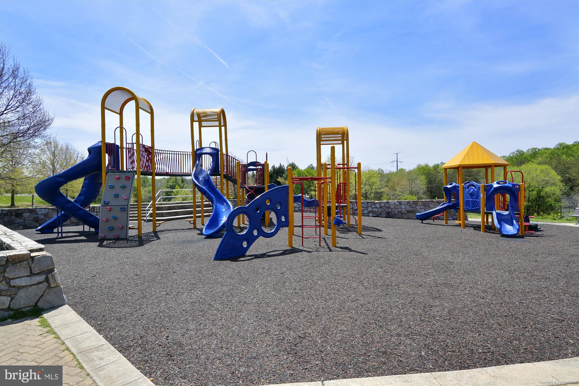 LEISHEAR VILLAGE - Residential