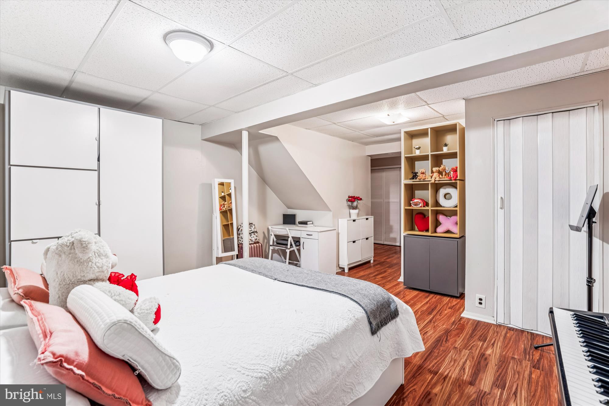 LEISHEAR VILLAGE - Residential