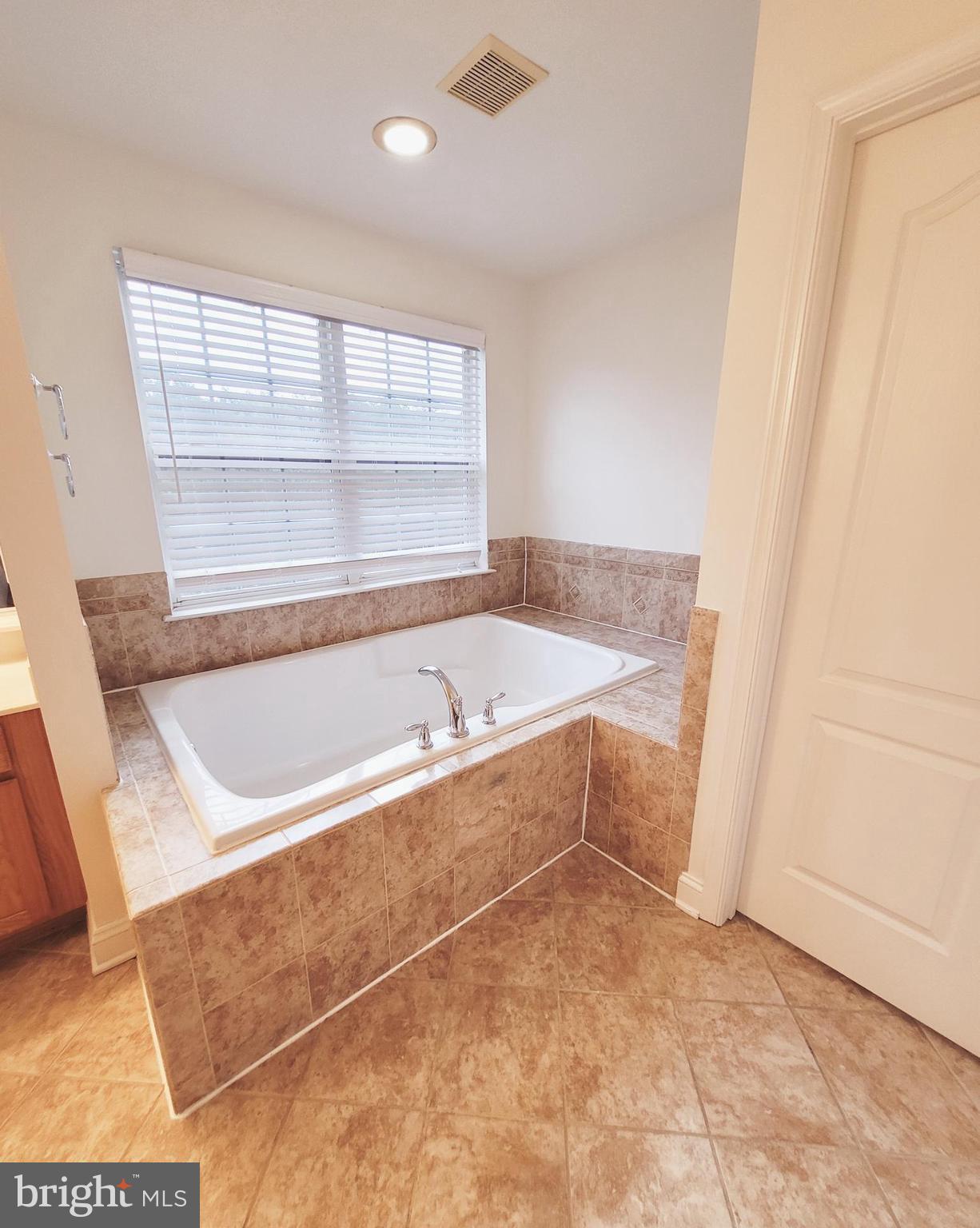 FOX HOLLOW - Residential Lease