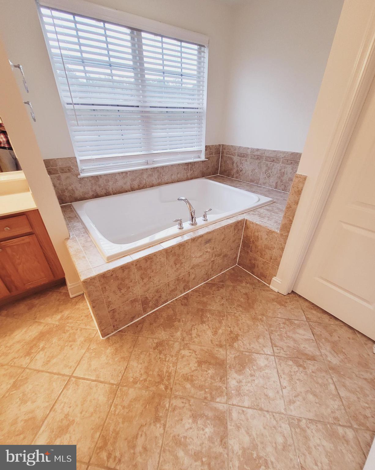 FOX HOLLOW - Residential Lease