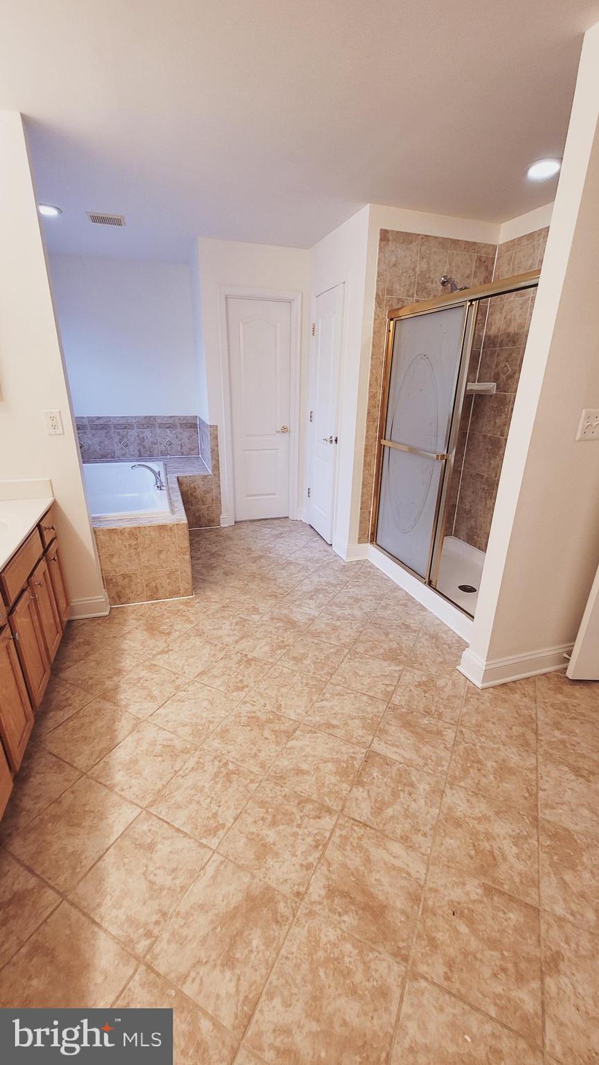 FOX HOLLOW - Residential Lease