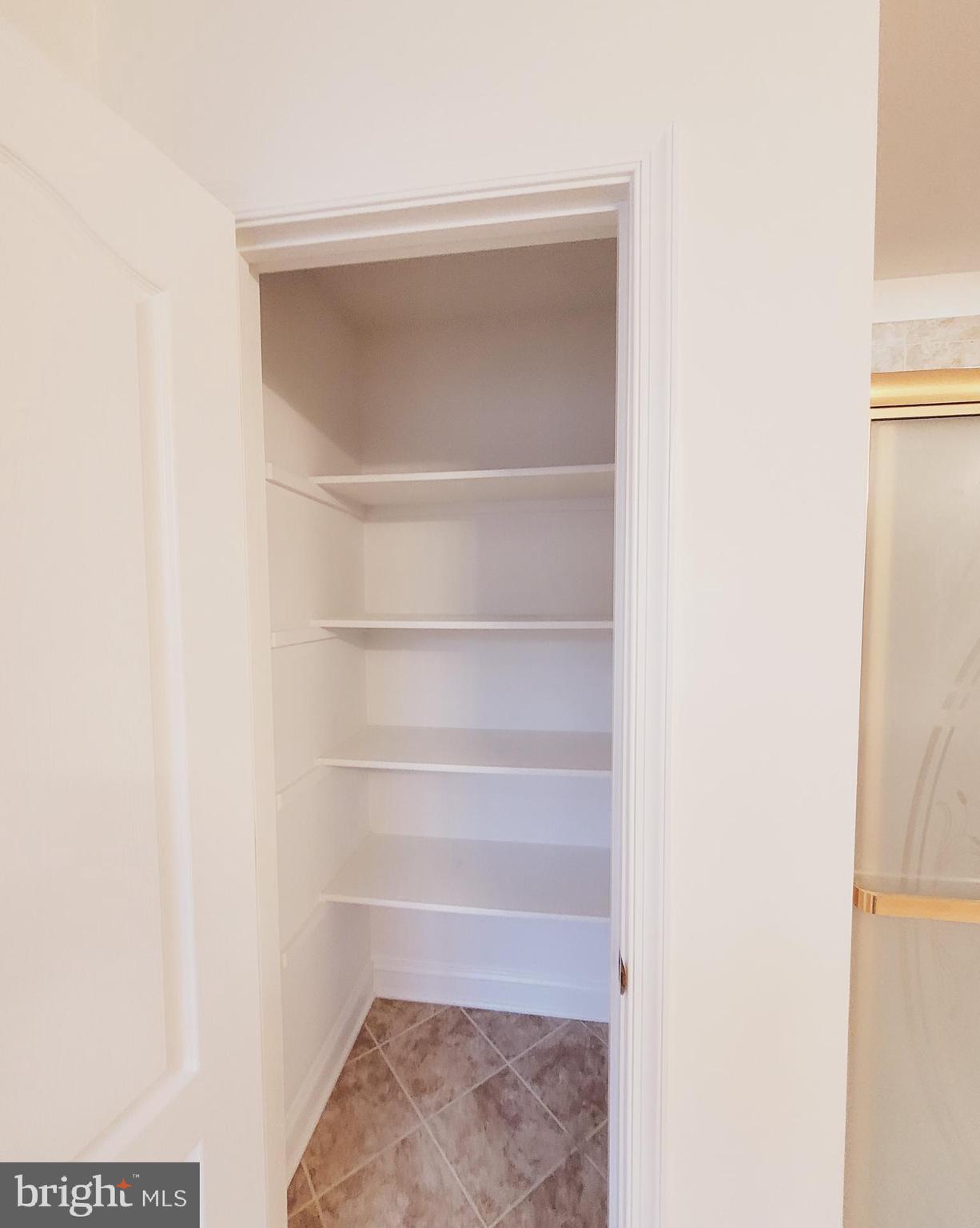 FOX HOLLOW - Residential Lease