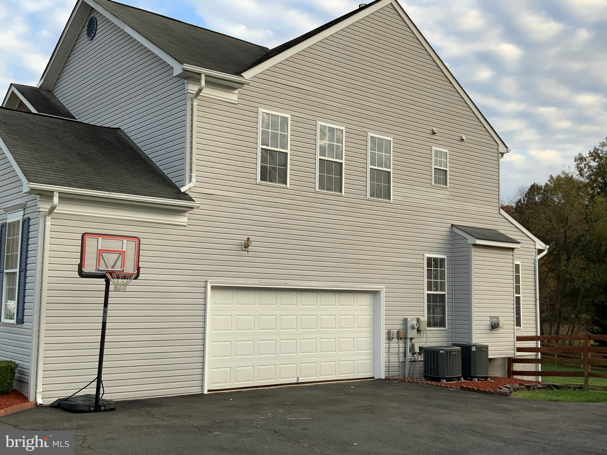 FOX HOLLOW - Residential Lease