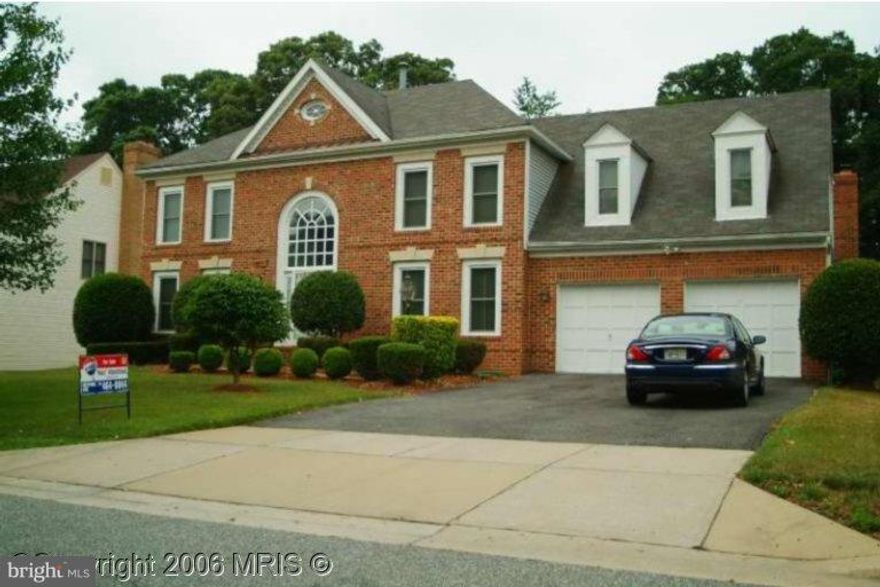 FULLY APPROVED SHORT SALE SEE APPROVAL LETTER IN DOC'S must close by JAN. 9TH 2015 bank will pay $11,100 in closing help.  No FHA - Only Conventional or CASH. Make this home your clients Christmas Gift - Features a 2 story foyer and palladium windows, 4BR 3.5BA, 2 car garage, Family room with fireplace.  Large kitchen, deck, finished basement,recessed lighting and built in entertainment center.