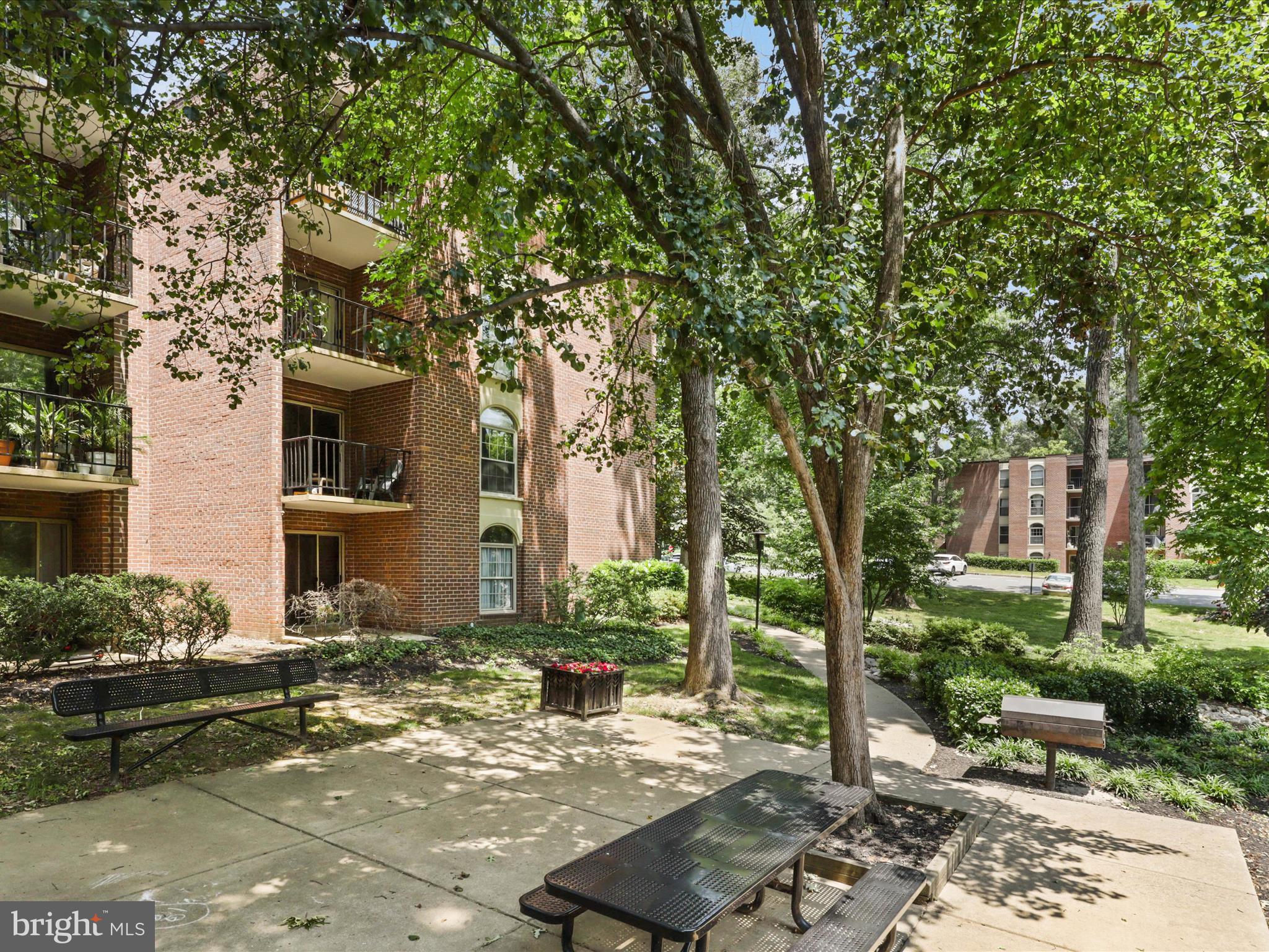 WOODBURN VILLAGE - Residential