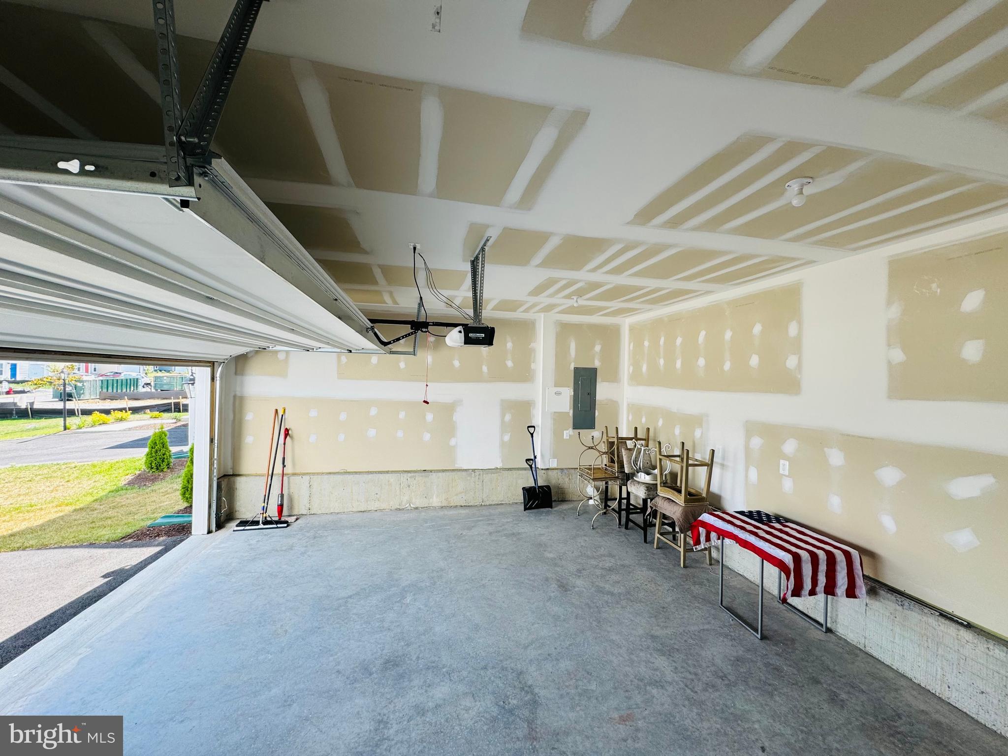 EVERSHIRE - Residential Lease