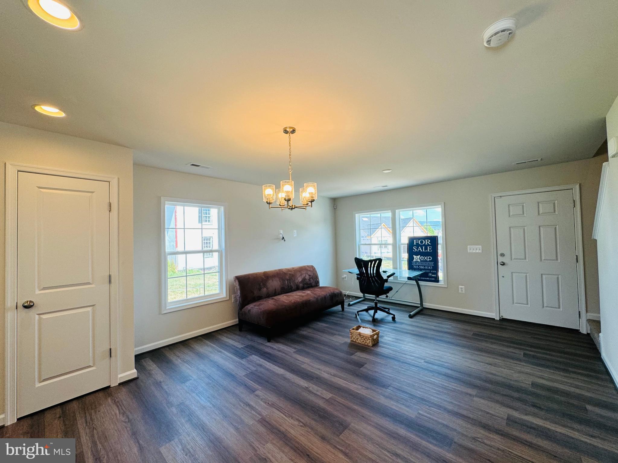 EVERSHIRE - Residential Lease