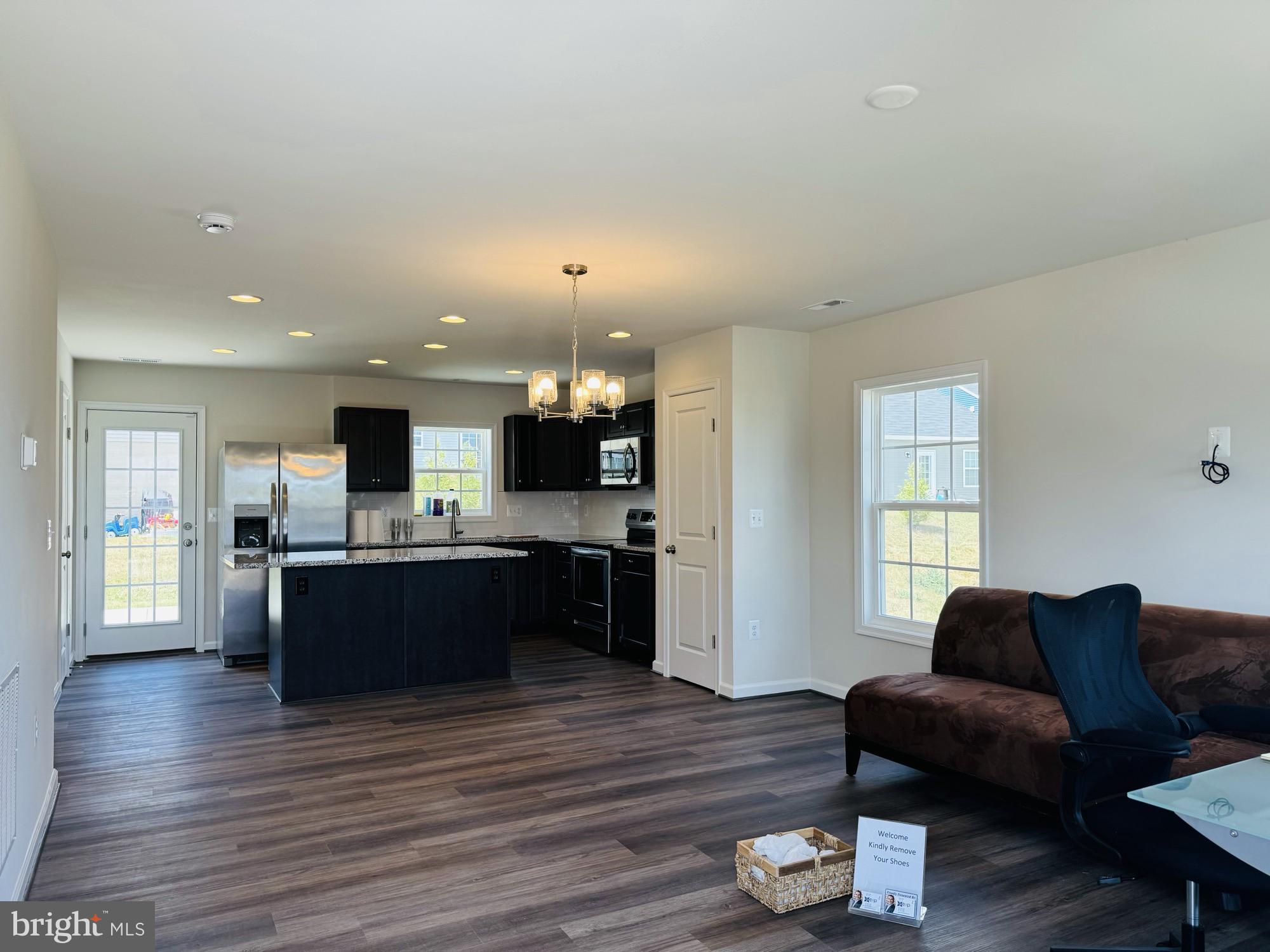 EVERSHIRE - Residential Lease