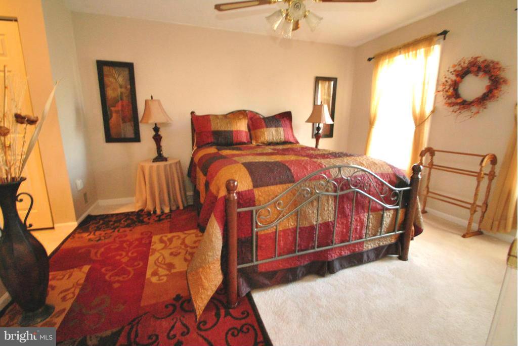 CHANTILLY HIGHLANDS - Residential