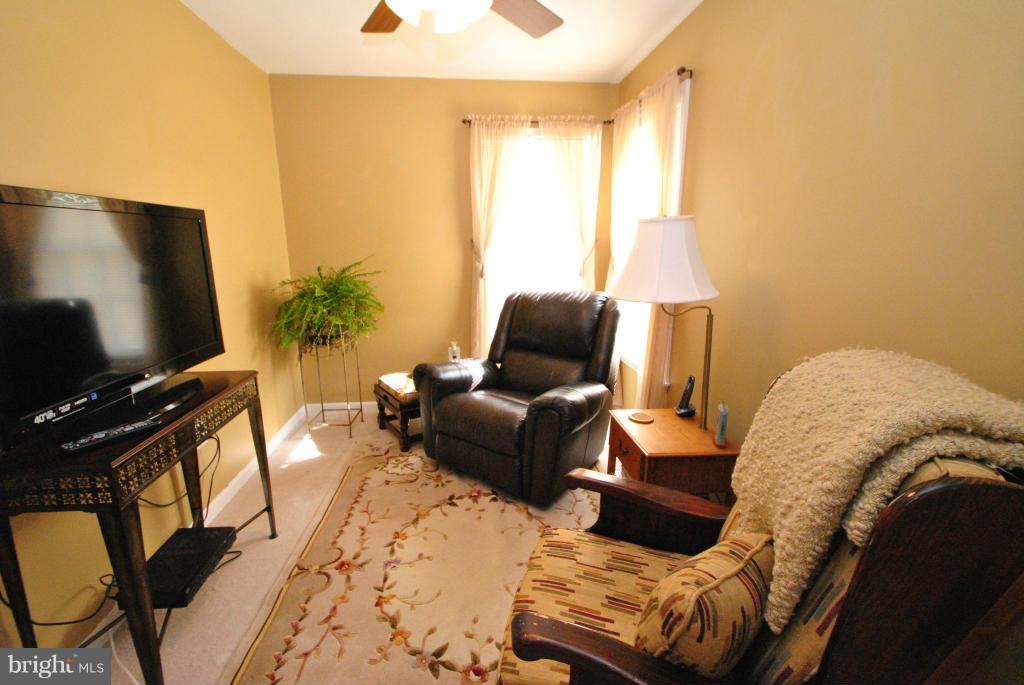 CHANTILLY HIGHLANDS - Residential