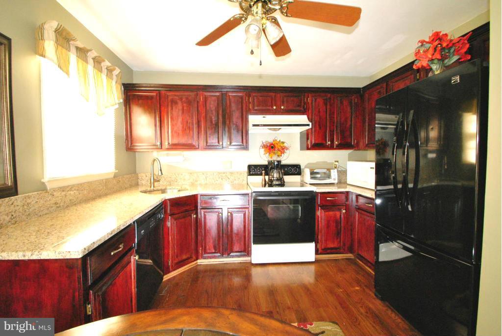 CHANTILLY HIGHLANDS - Residential