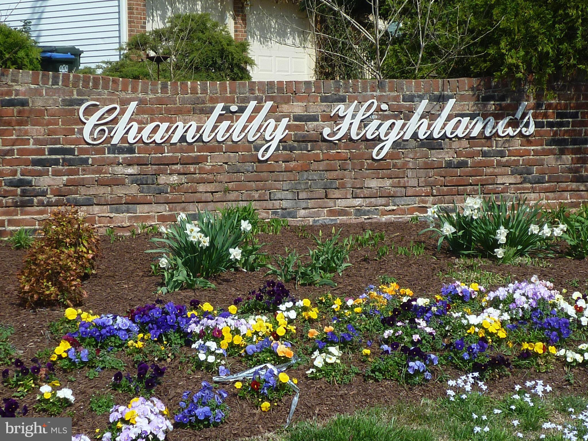 CHANTILLY HIGHLANDS - Residential