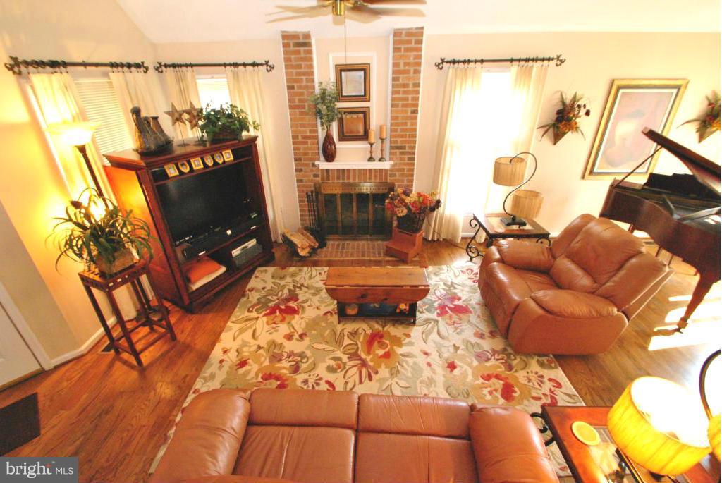 CHANTILLY HIGHLANDS - Residential