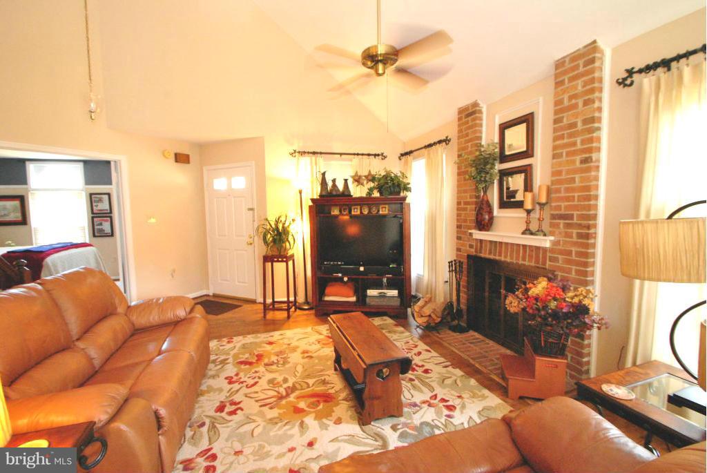 CHANTILLY HIGHLANDS - Residential