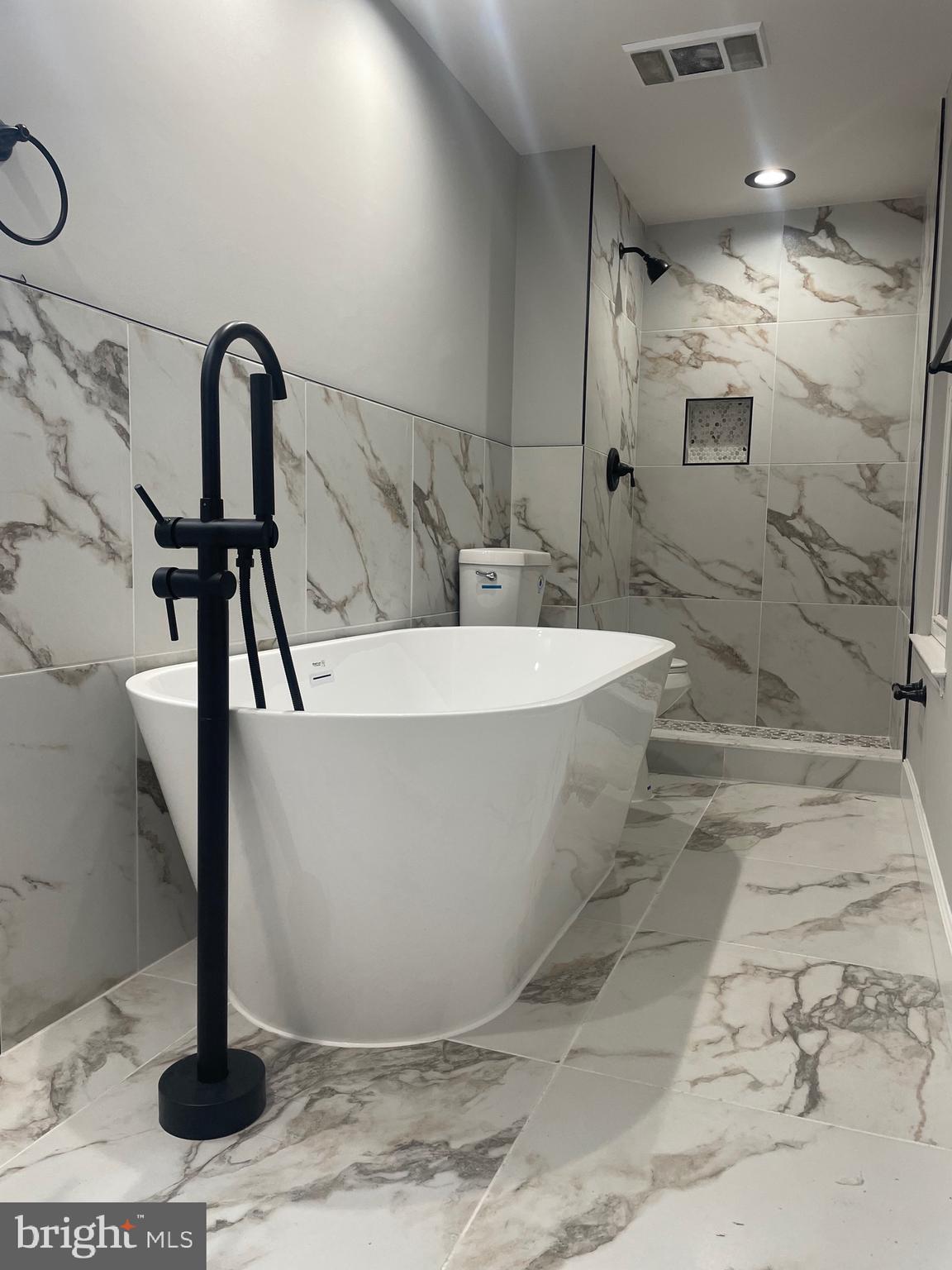 HUNTINGTON EAST - Residential