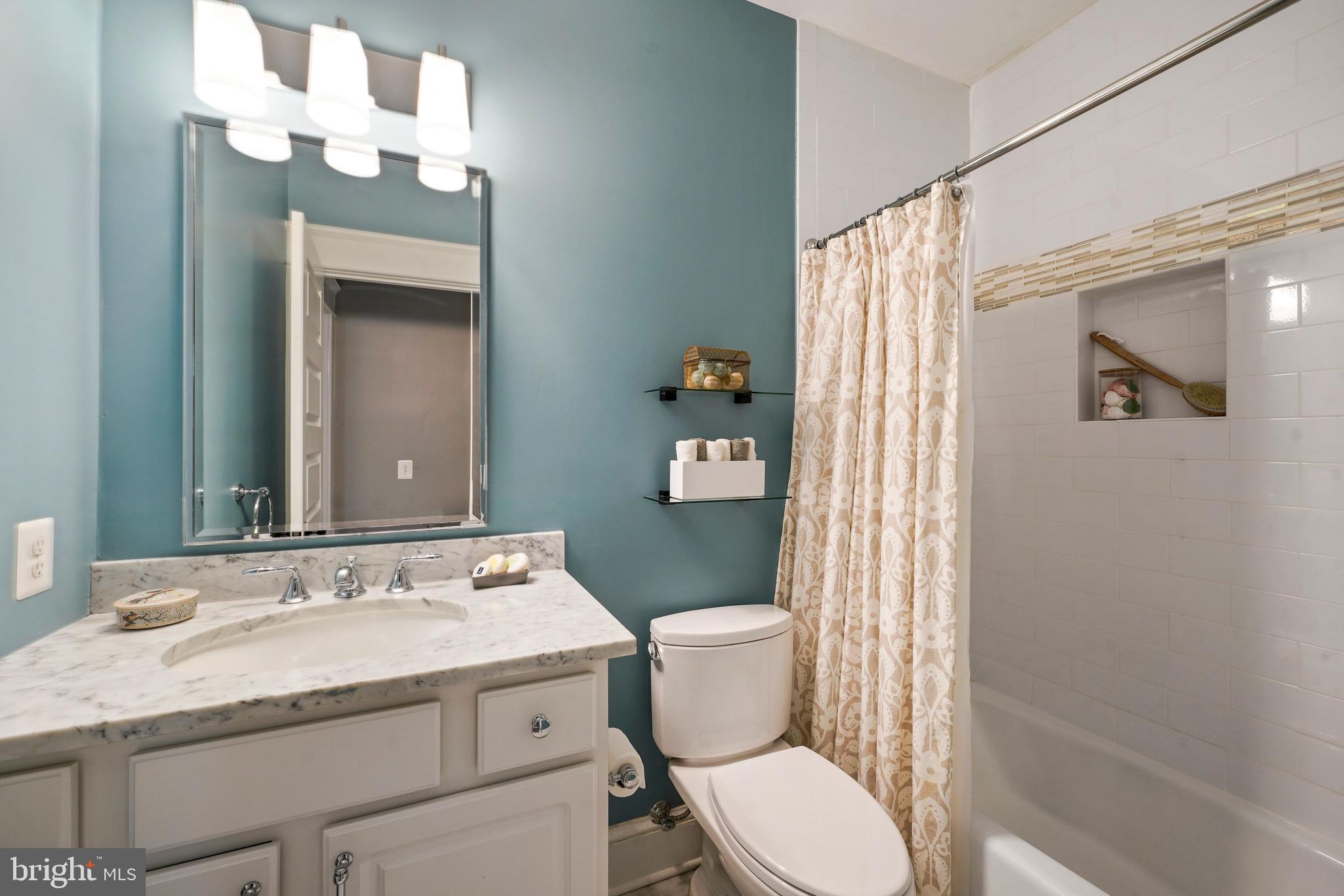 MAYWOOD - Residential