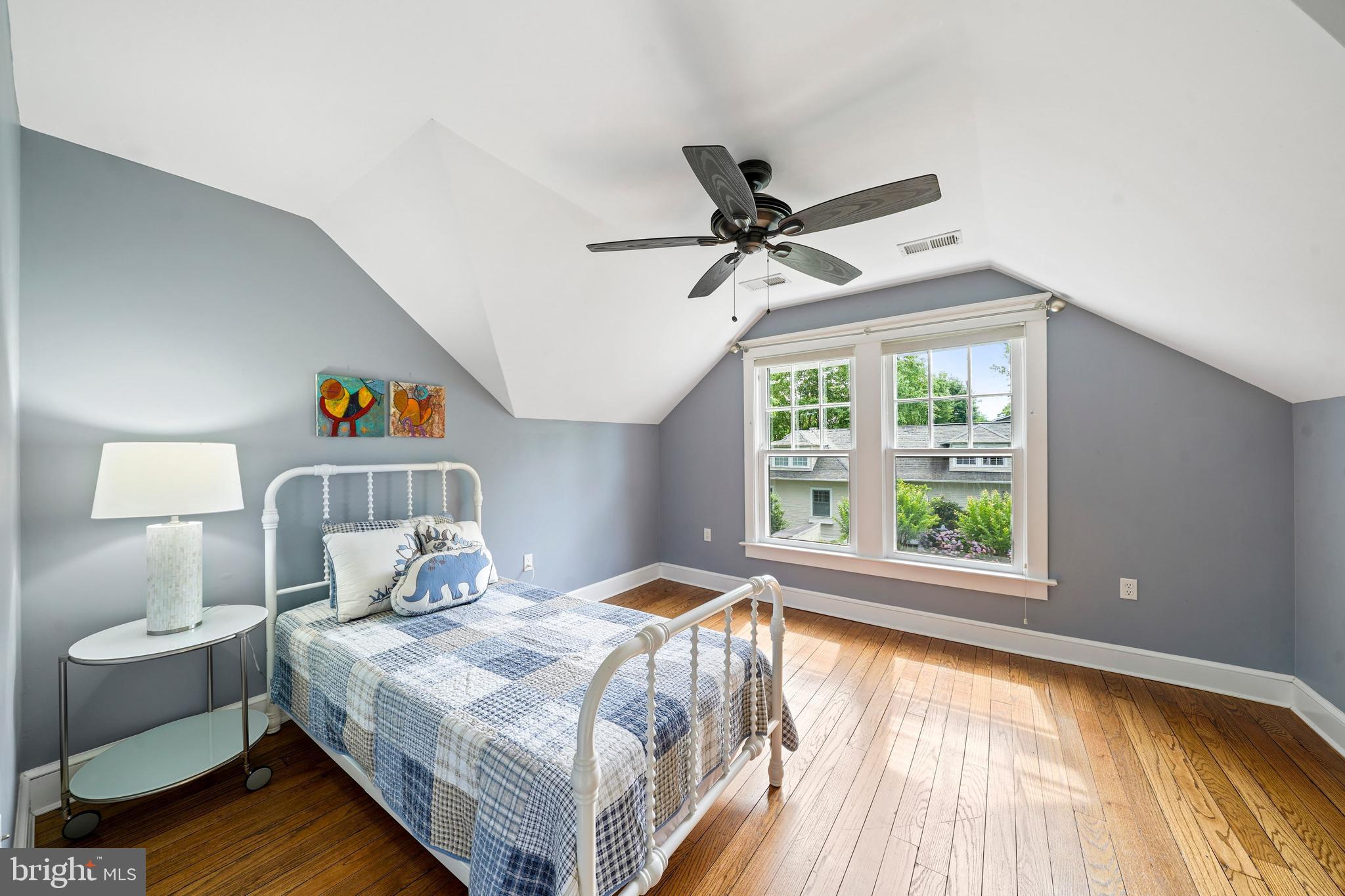 MAYWOOD - Residential