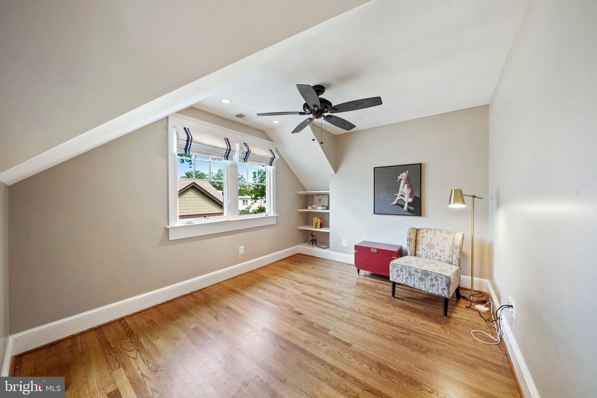 MAYWOOD - Residential