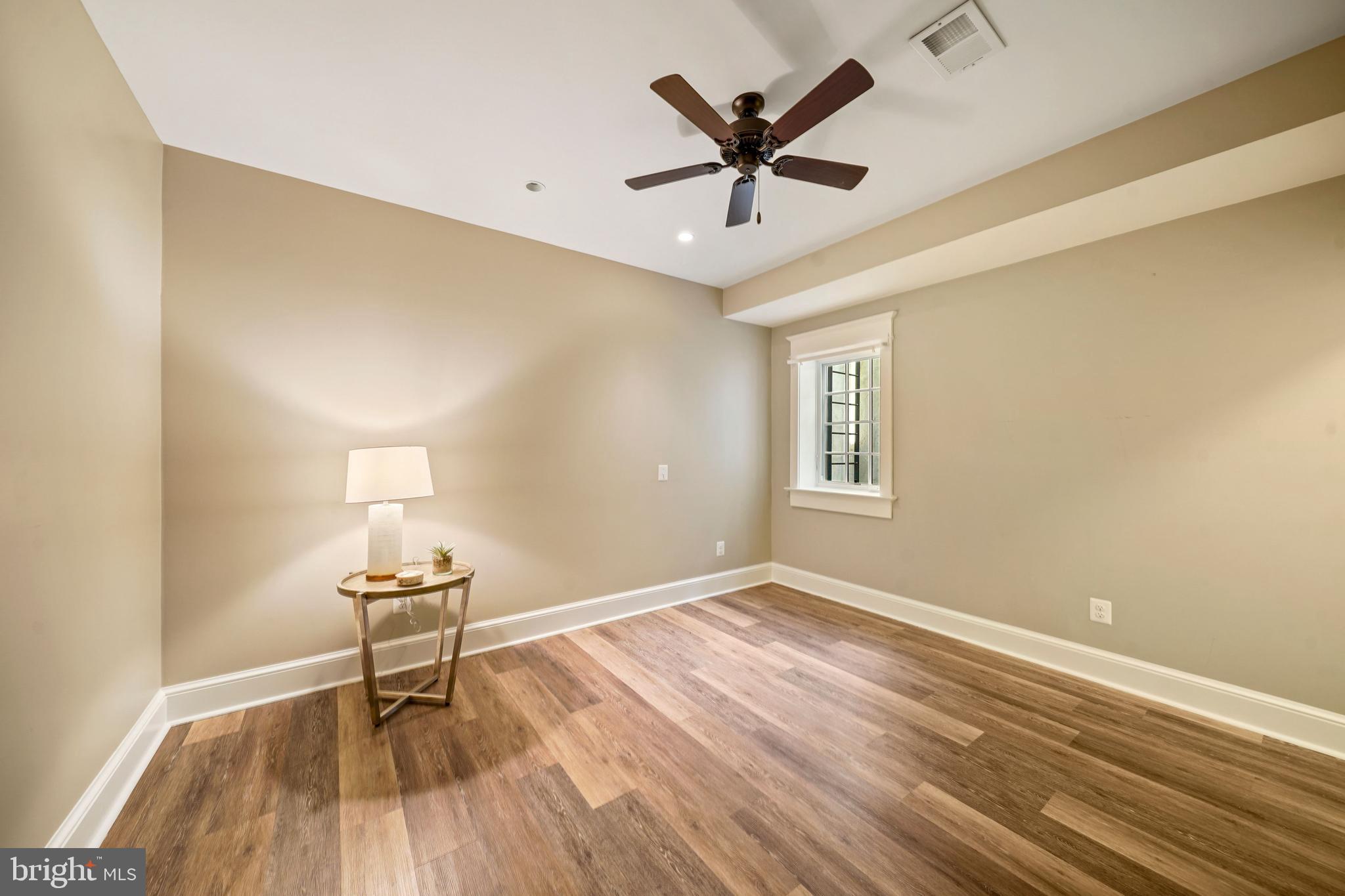 MAYWOOD - Residential