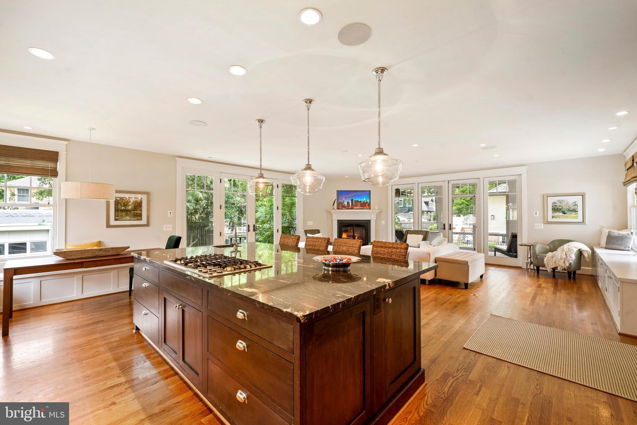 MAYWOOD - Residential