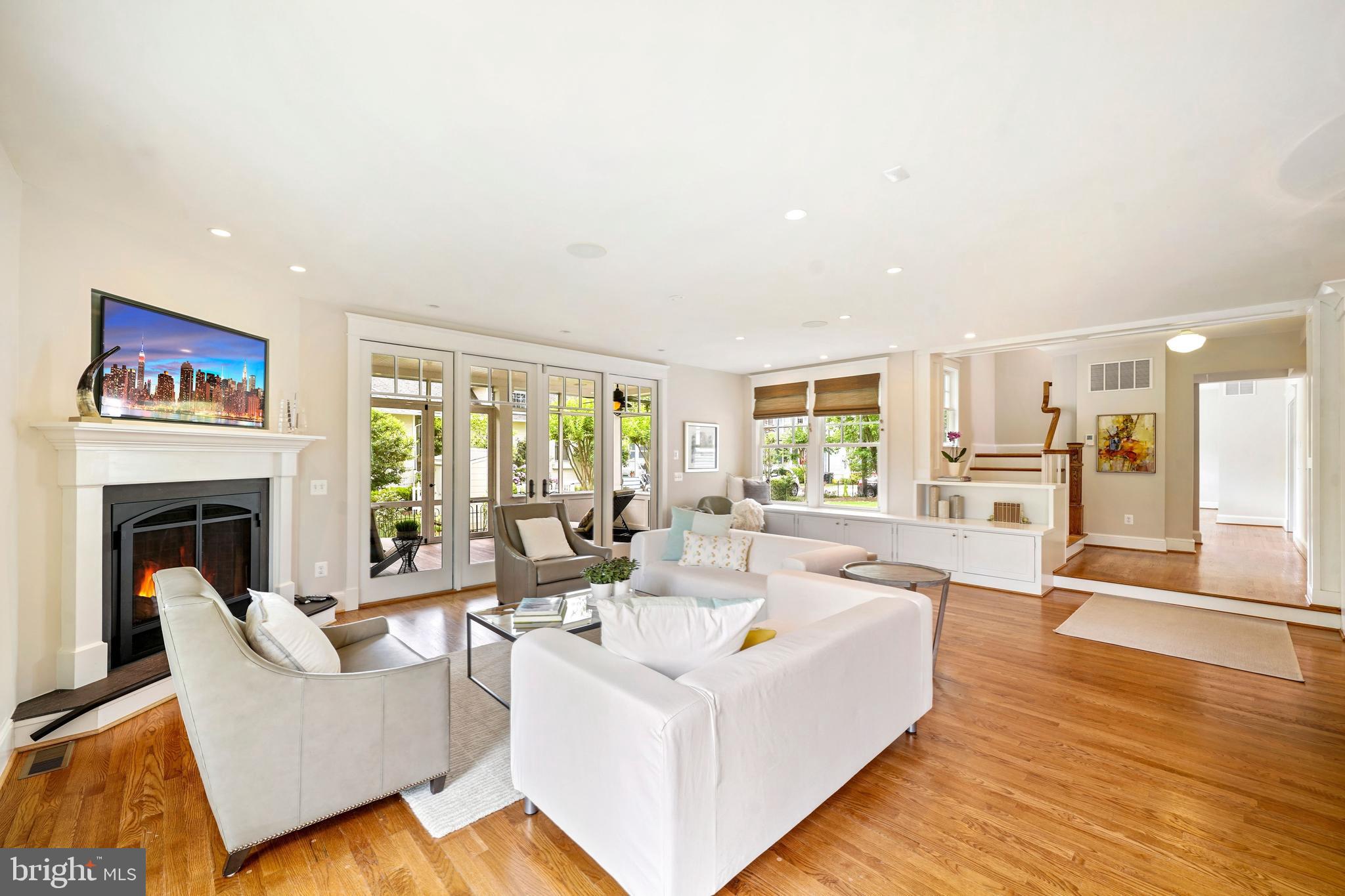 MAYWOOD - Residential