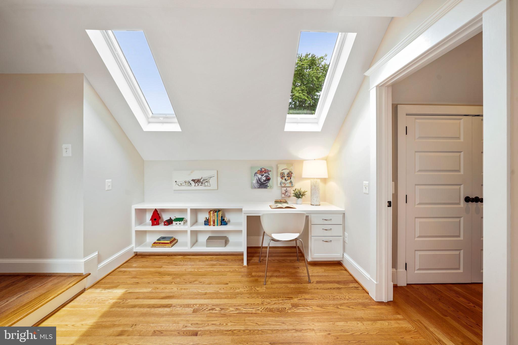 MAYWOOD - Residential