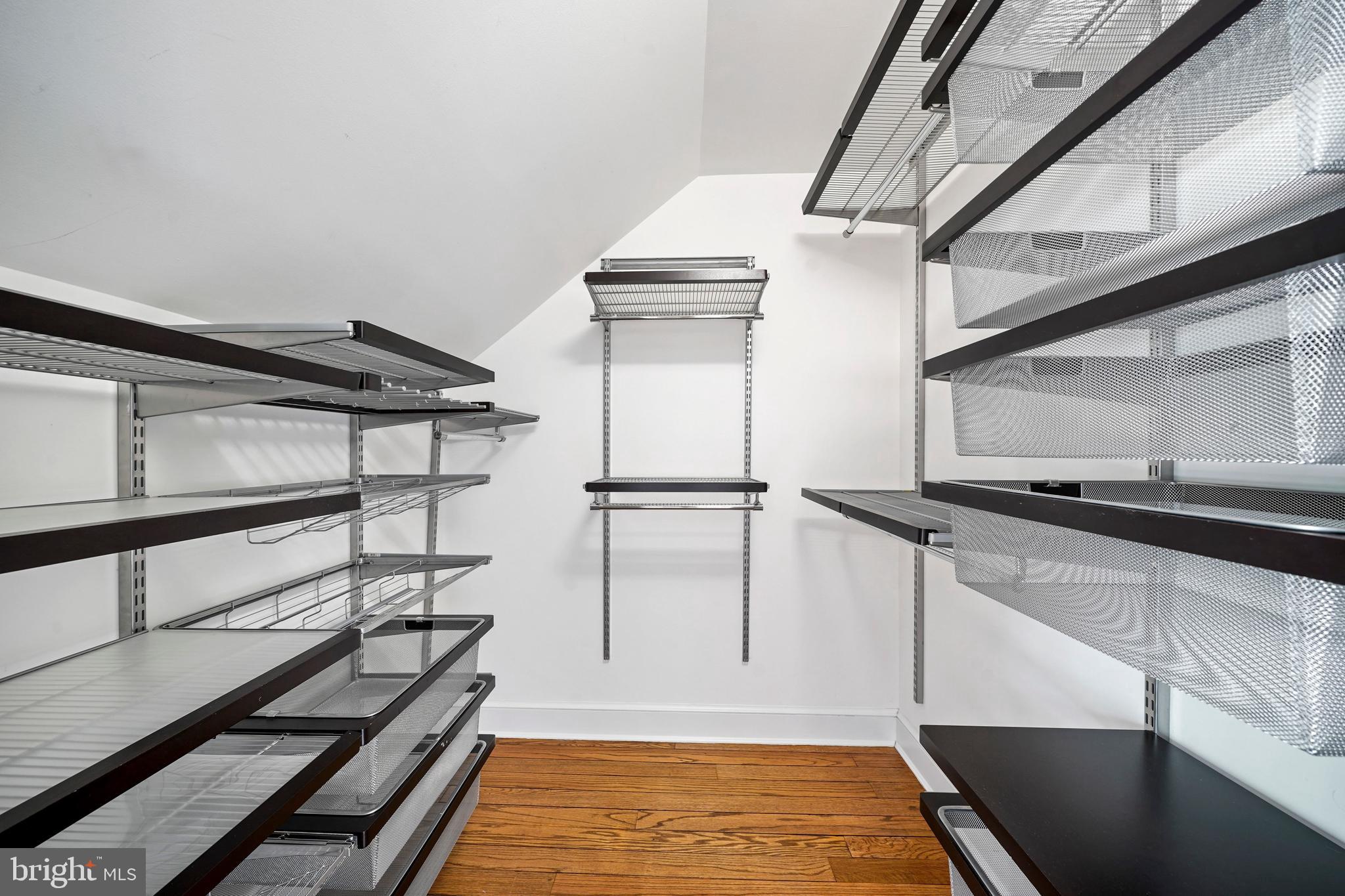 MAYWOOD - Residential