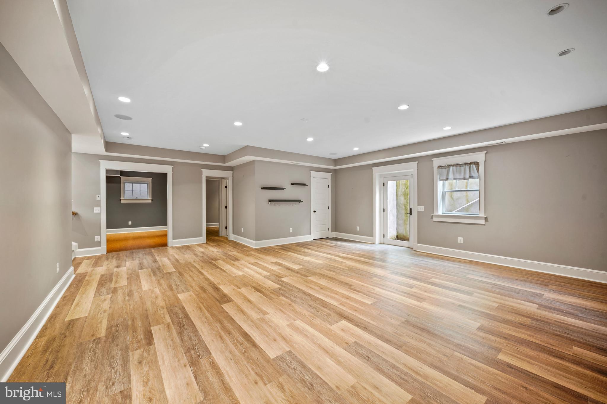 MAYWOOD - Residential