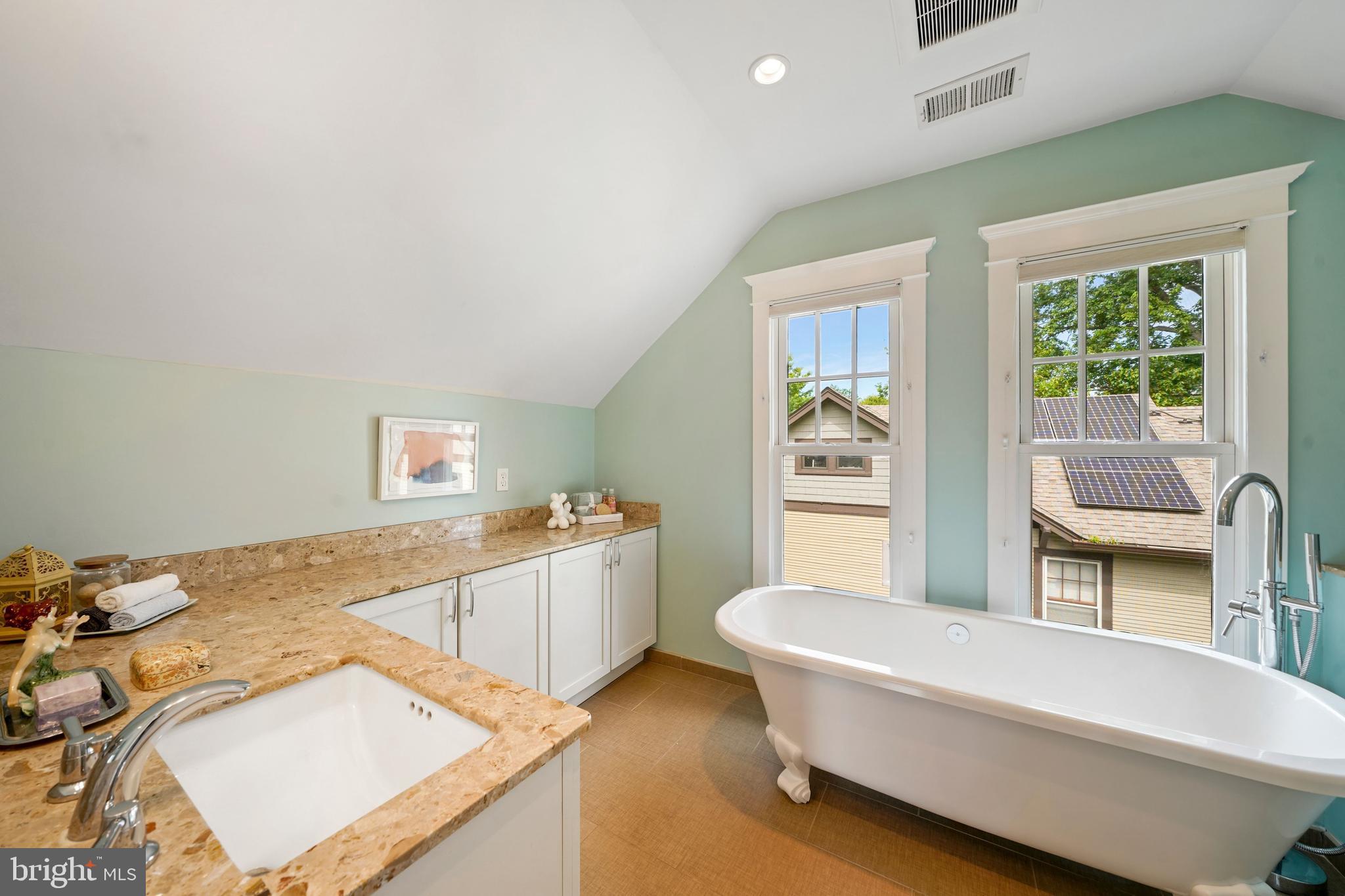 MAYWOOD - Residential