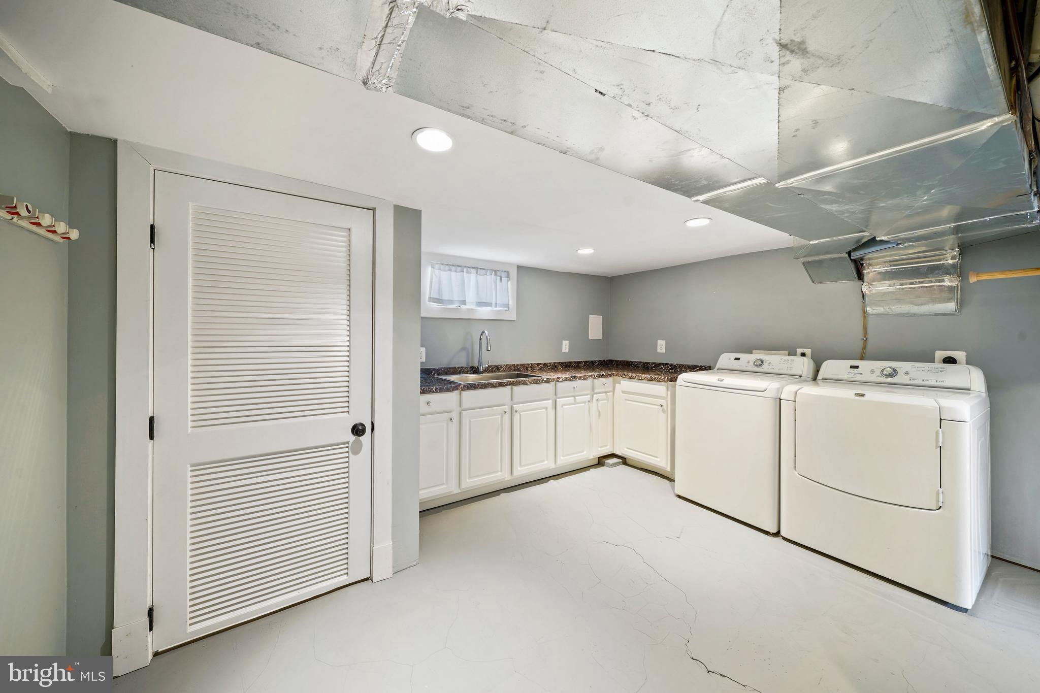 MAYWOOD - Residential