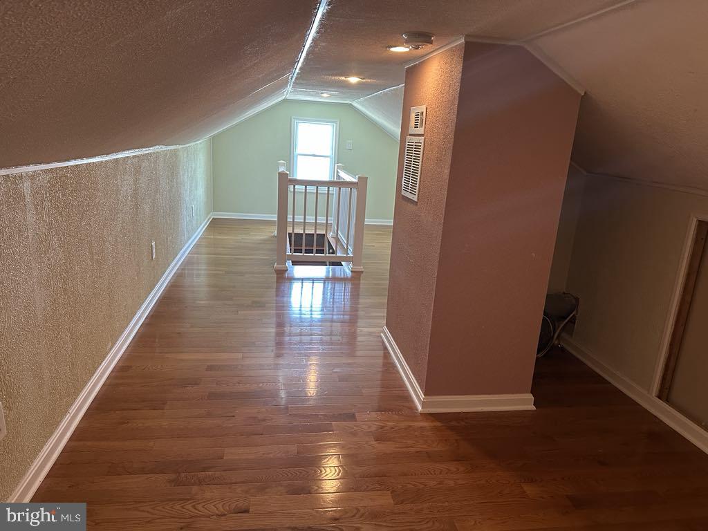 GRAY MANOR - Residential