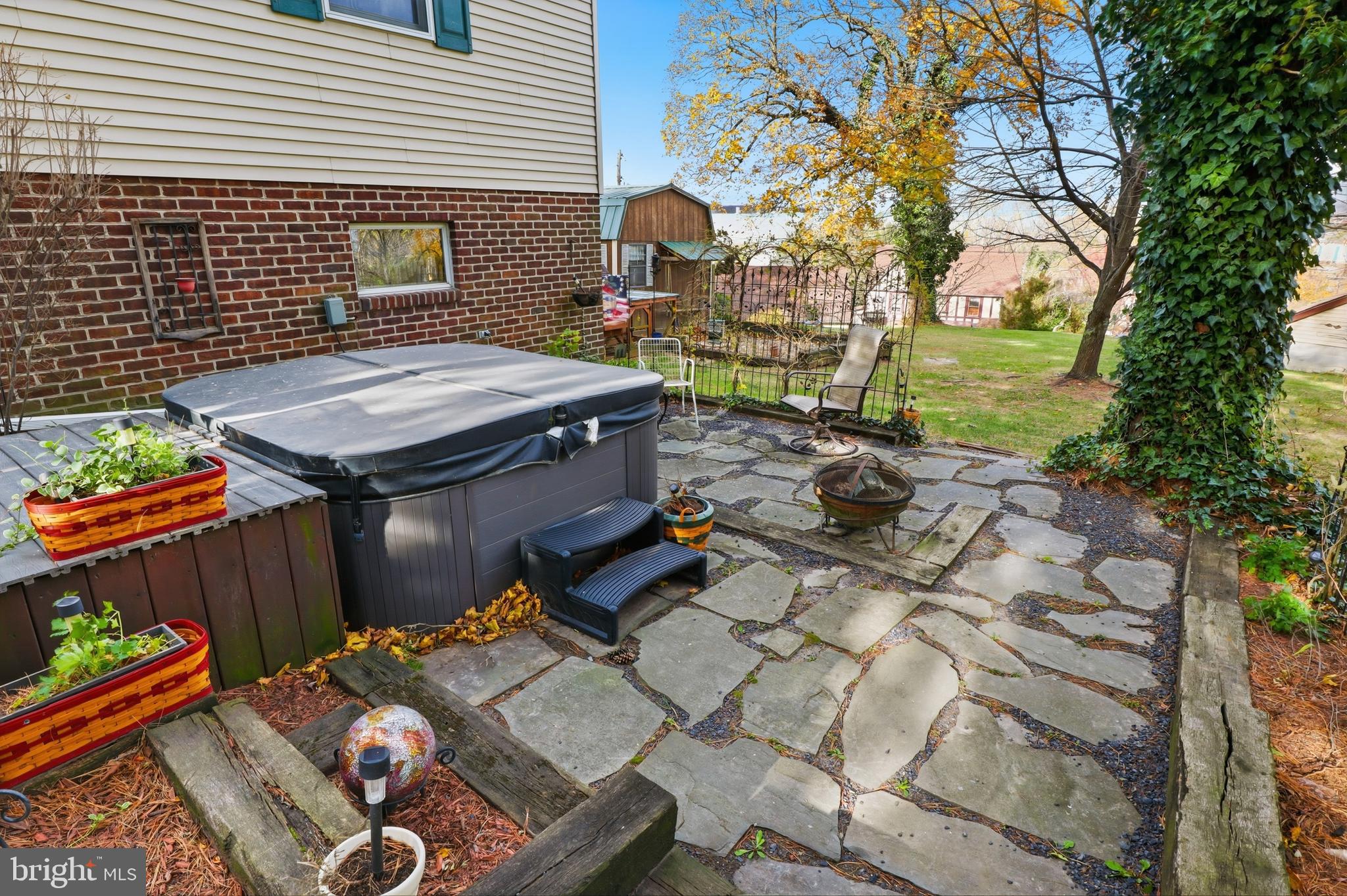 ROCKERY ROAD - Residential