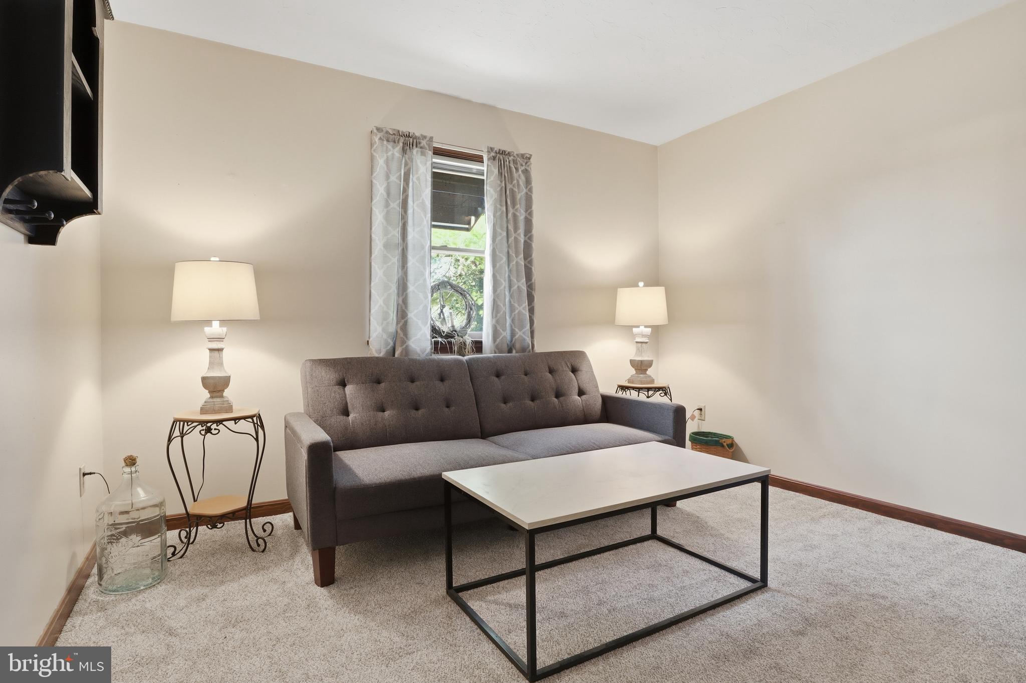 ROCKERY ROAD - Residential