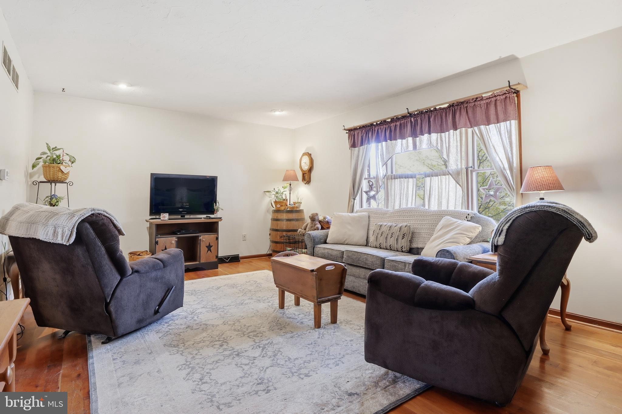 ROCKERY ROAD - Residential