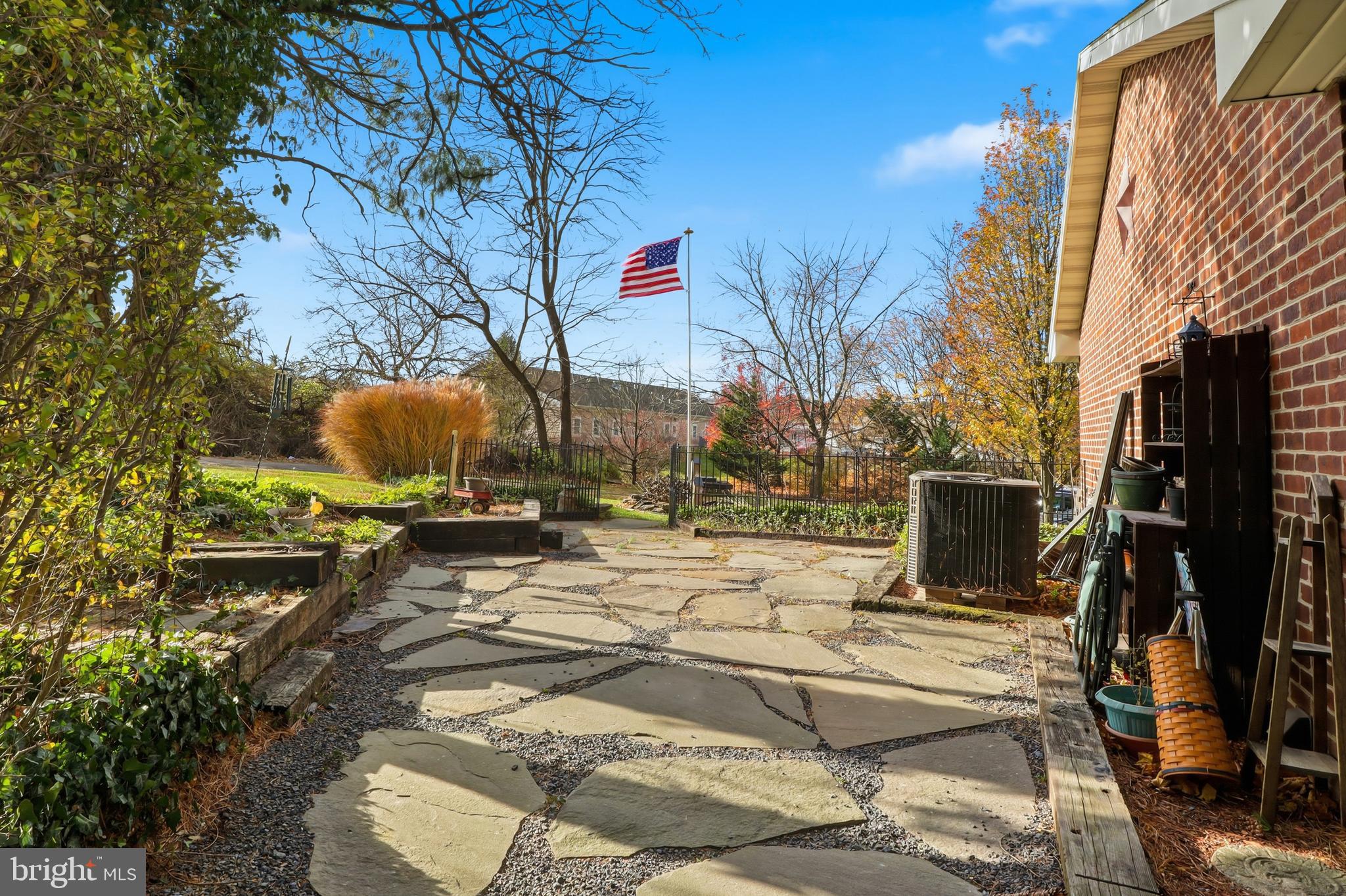 ROCKERY ROAD - Residential