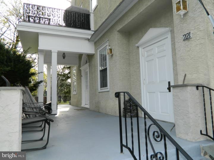 ASHWOOD - Residential Lease