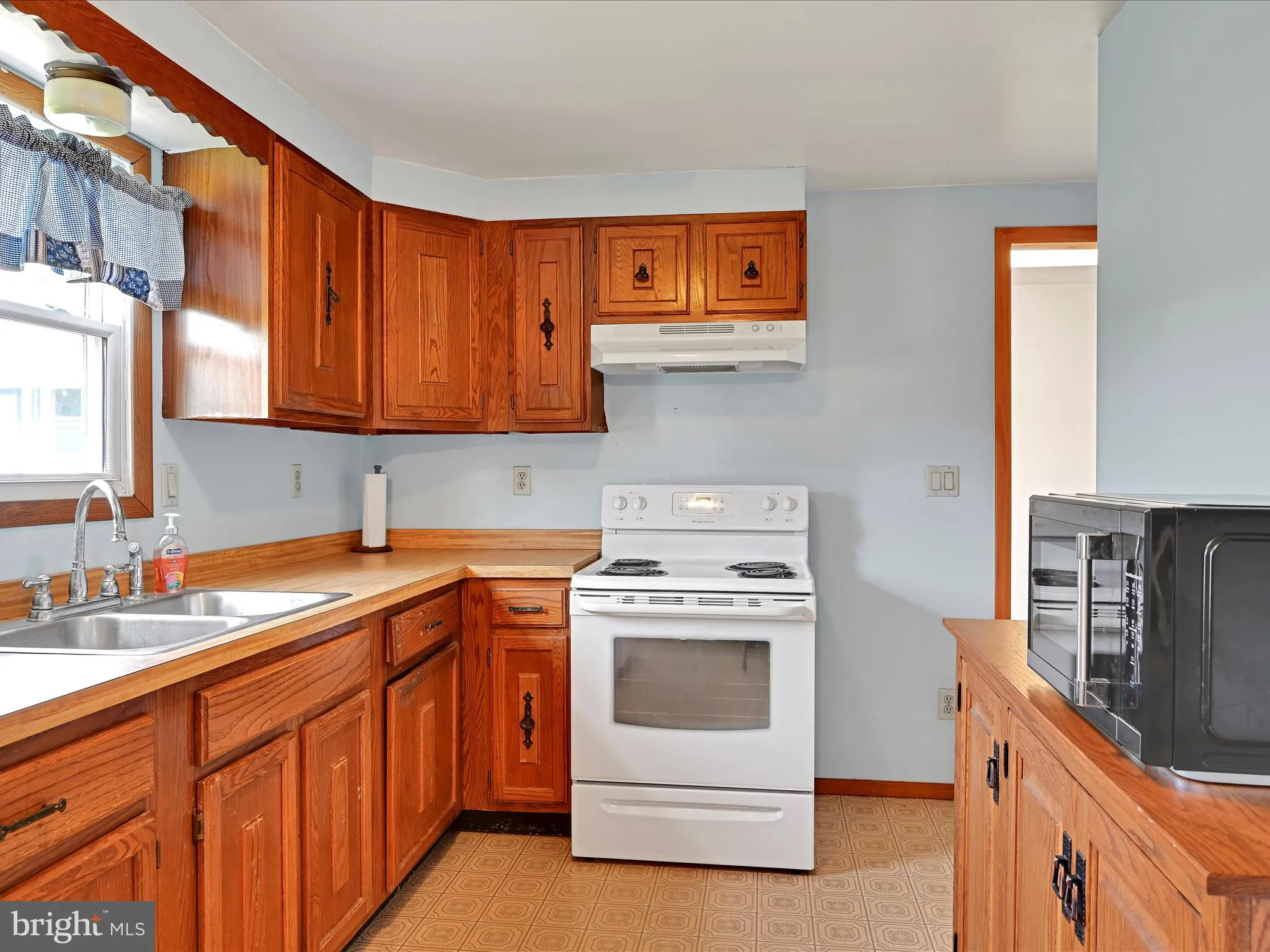 Newport, Pennsylvania 17074, United States, 3 Bedrooms Bedrooms, ,1 BathroomBathrooms,Residential,Pending,117883