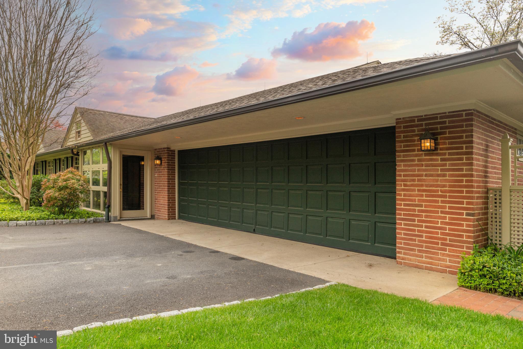 CHESTNUT HILL - Residential