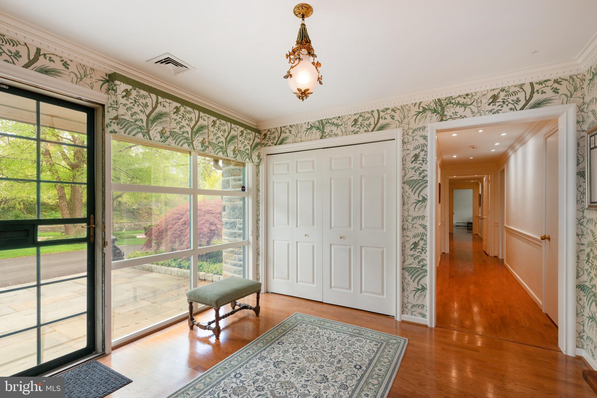 CHESTNUT HILL - Residential