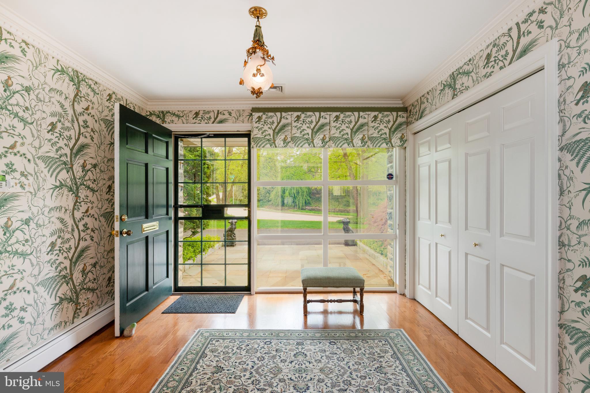 CHESTNUT HILL - Residential