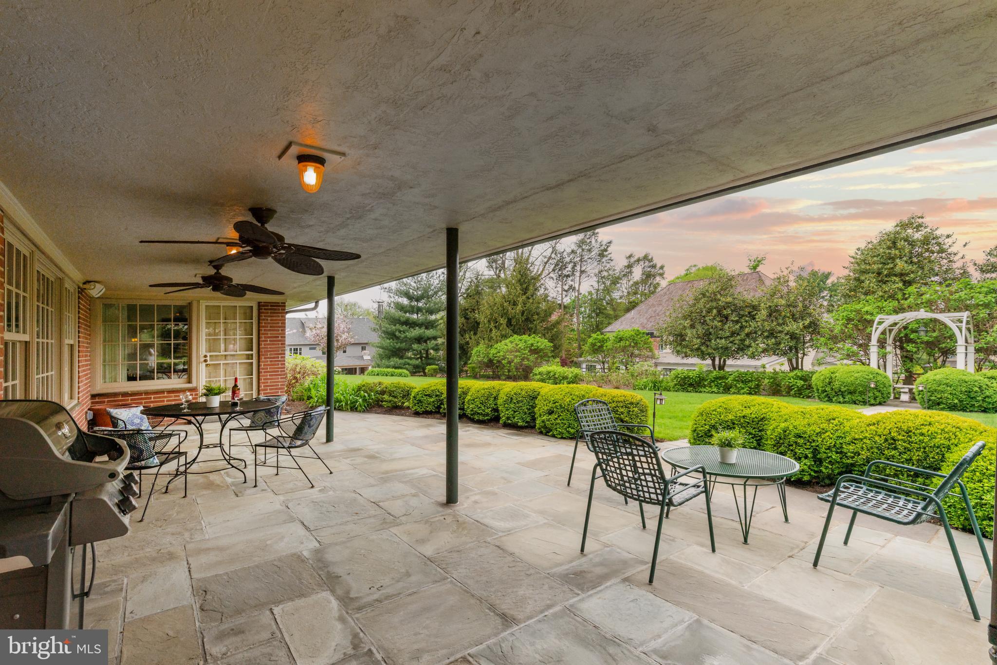 CHESTNUT HILL - Residential