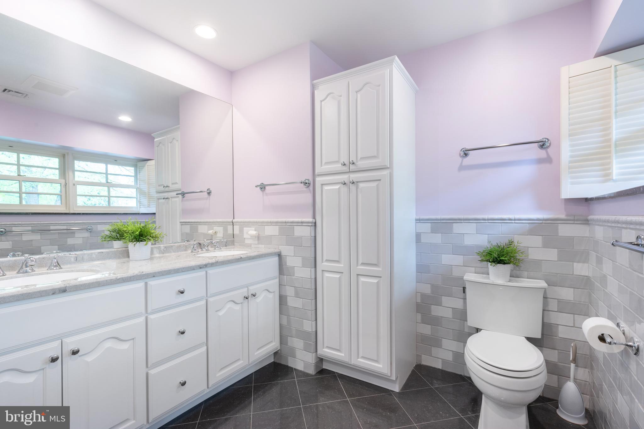 CHESTNUT HILL - Residential