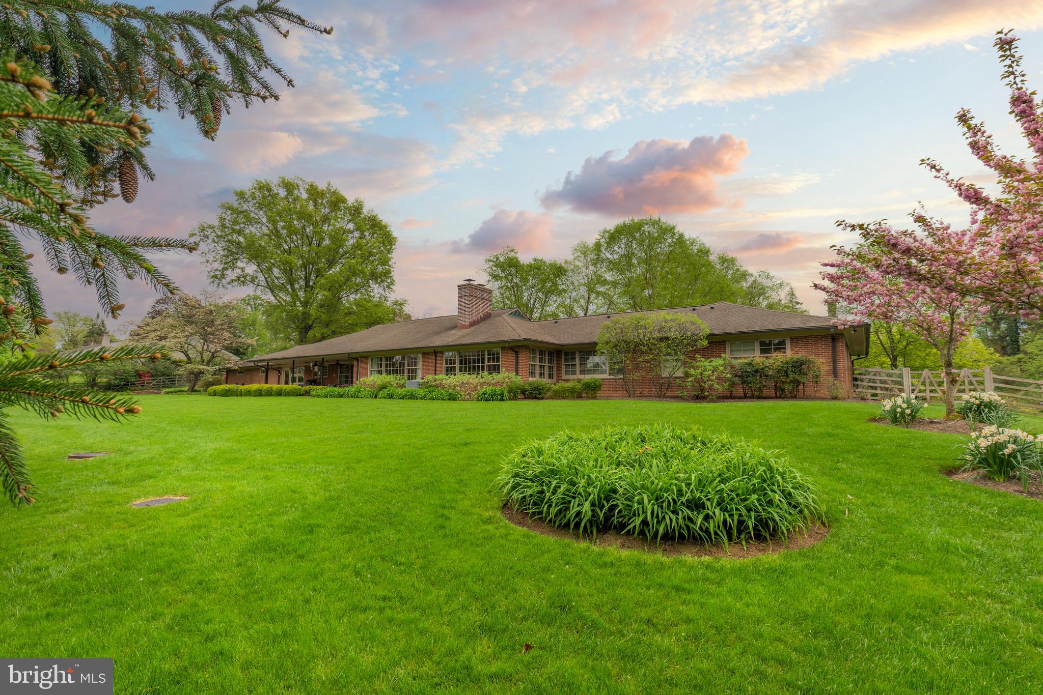 CHESTNUT HILL - Residential