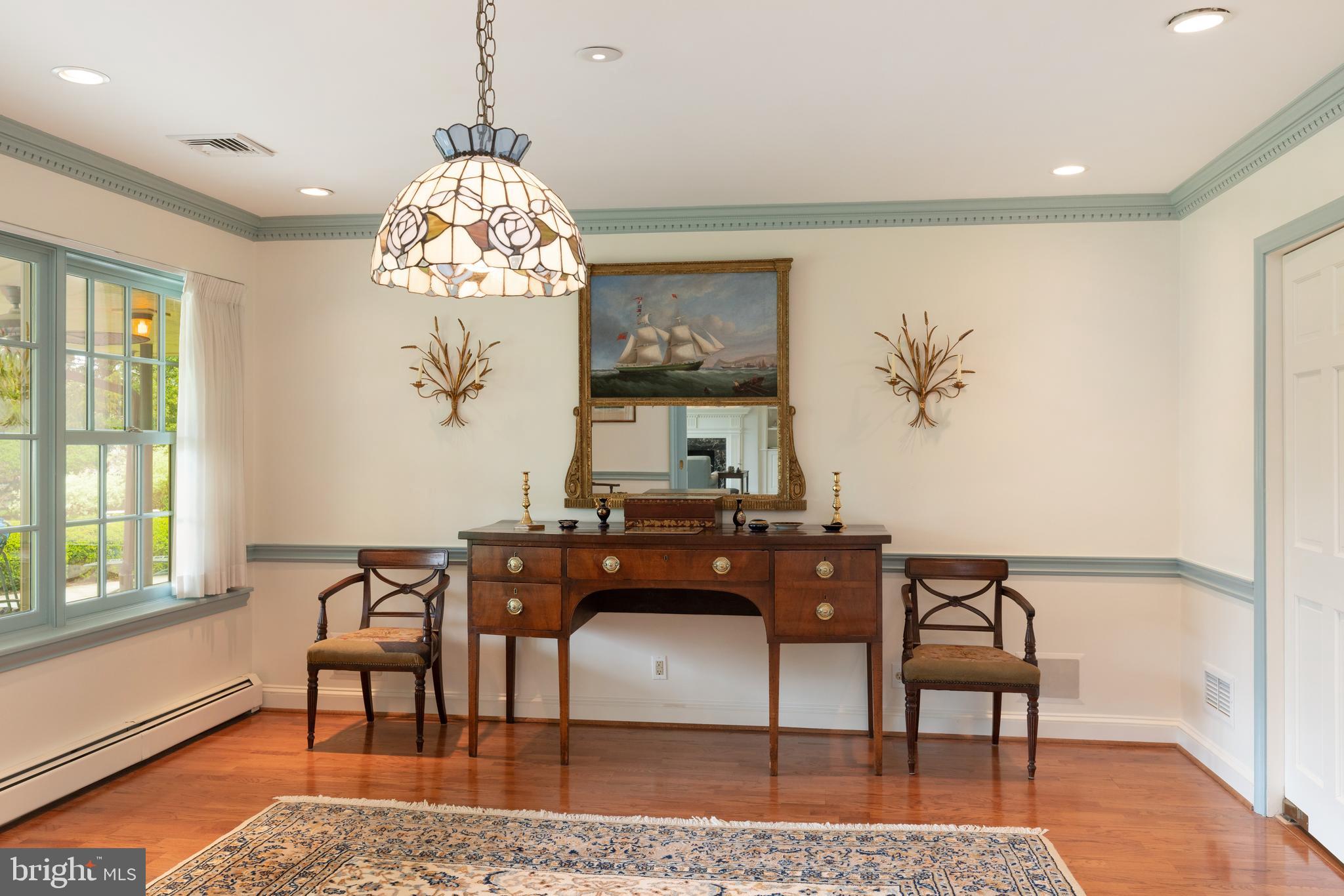 CHESTNUT HILL - Residential