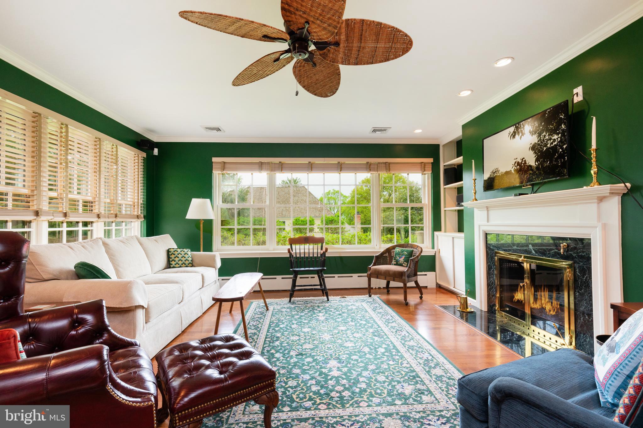 CHESTNUT HILL - Residential