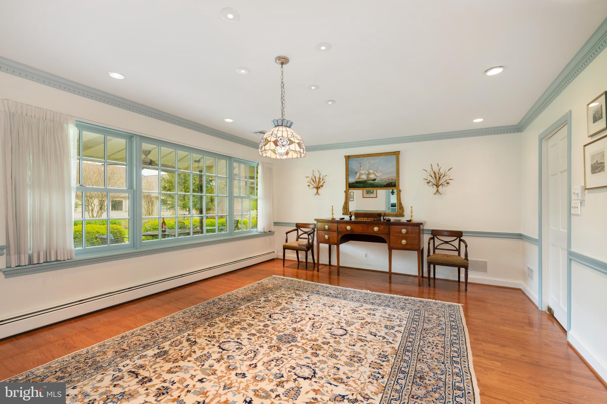 CHESTNUT HILL - Residential